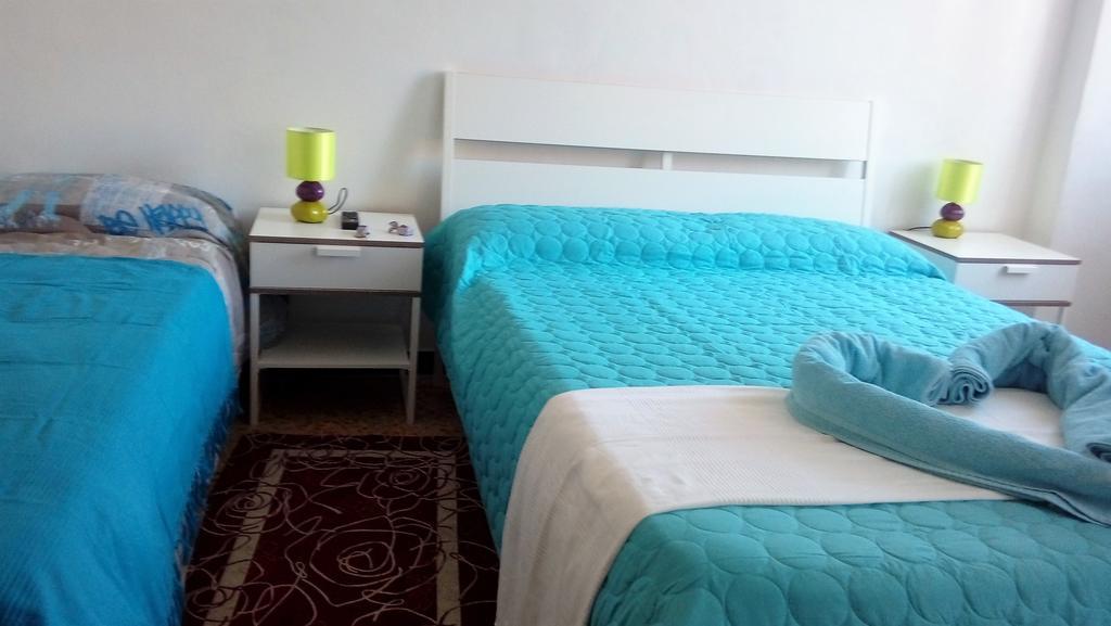Ensemble Rooms Di Vayadu Alassio Bagian luar foto