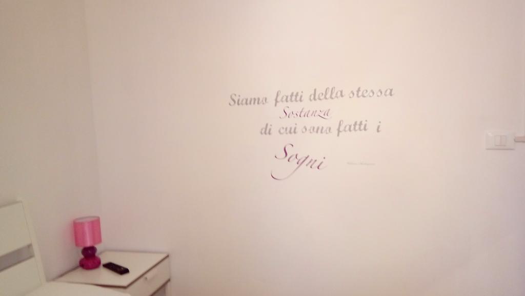 Ensemble Rooms Di Vayadu Alassio Bagian luar foto