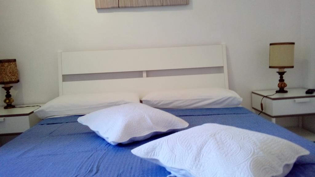 Ensemble Rooms Di Vayadu Alassio Bagian luar foto
