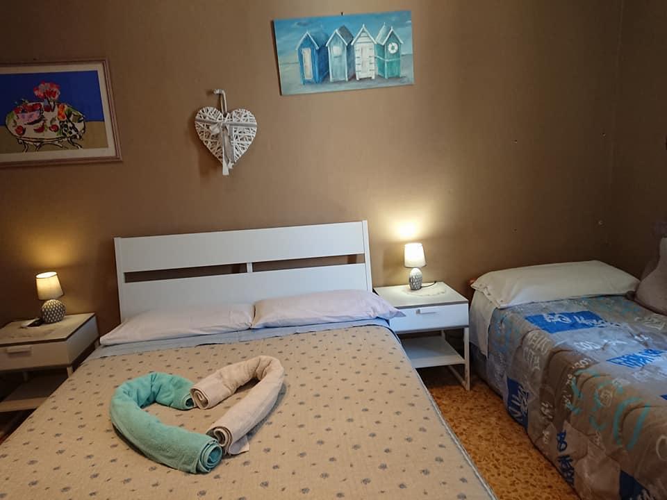 Ensemble Rooms Di Vayadu Alassio Bagian luar foto